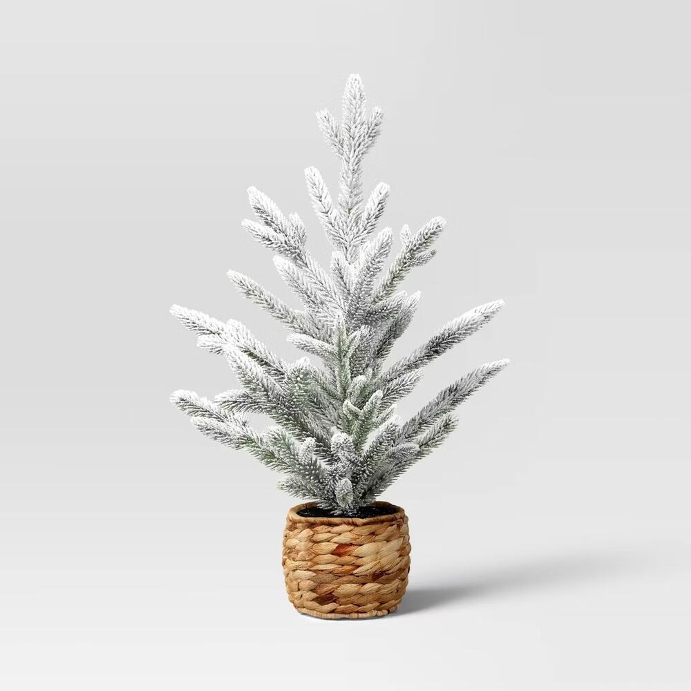 Threshold 1.83ft Flocked Christmas Tree‎ Green Tabletop Artificial Tree Pot NEW